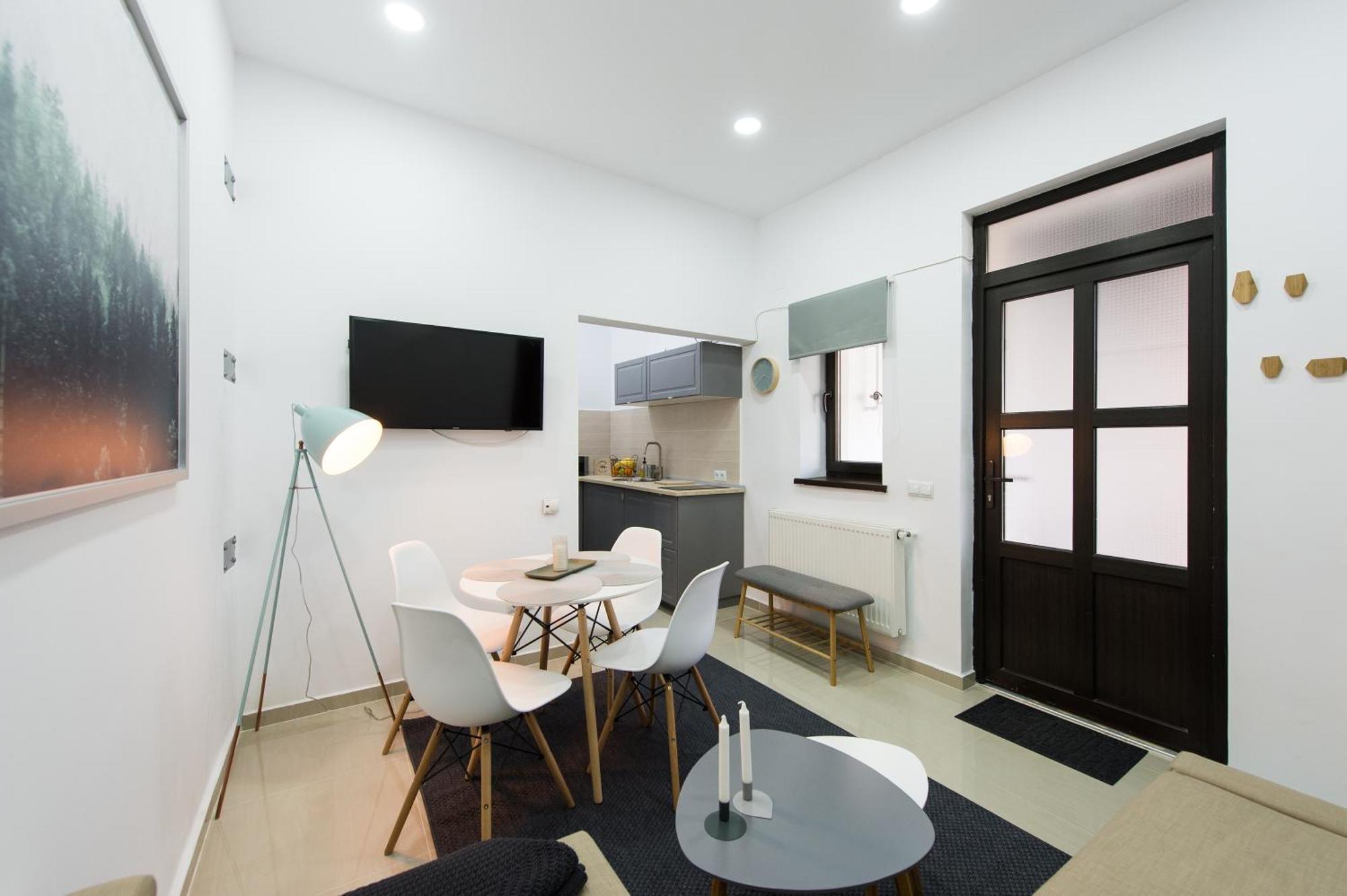 Апартаменти Gorgeous Brasov Flat With Patio And Mountain Views Екстер'єр фото